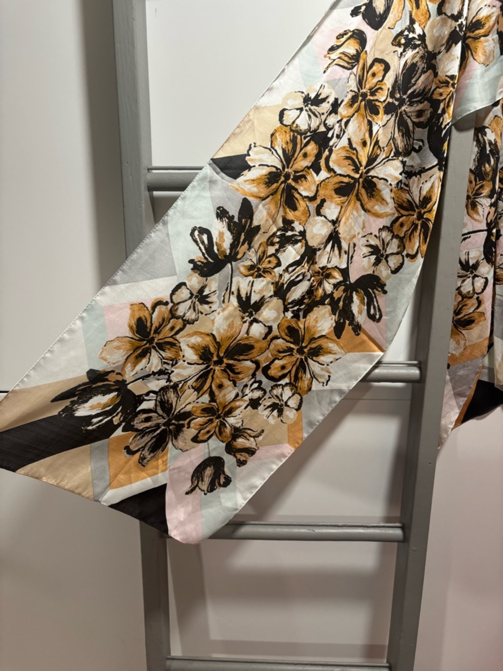 Vince Camuto OS Floral scarf, elevated basics, old money, classic, fall staple
